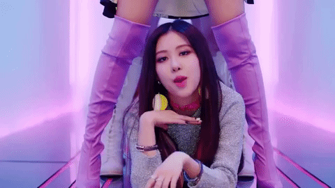 团体中知名度最低…blackpink成员听到jyp称赞 反应让