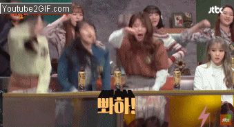 了在一旁的mamamoo,第一次觉得相较之下mamamoo好冷静,更是笑坏了粉丝