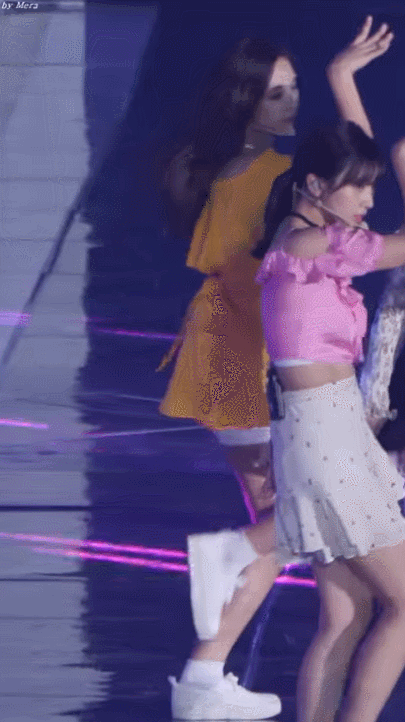 继irene大忘舞步之后.twice mina直接