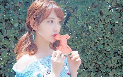 这次不只要攻陷韩国市场,更与日本akb48家族总制作人秋元康联手合作