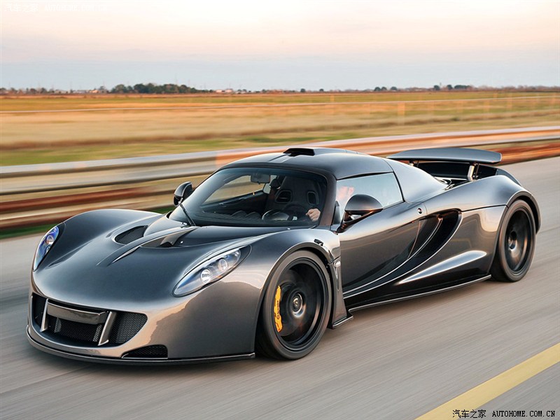 軒尼詩毒蛇GT (Hennessey Venom GT)
60mph(96kmh)加速時間2.4秒!!!
與布加迪威龍不相上下,
只是推出時間於布加迪晚一些,
售價100萬美元!!
限量20輛!!!