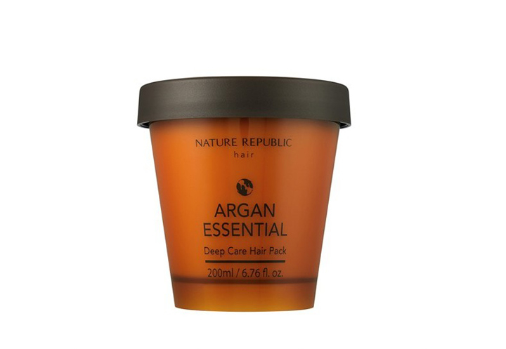 ARGAN ESSENTIAL深層管理髮膜
(NATURE REPUBLIC/ 200ml/ 約台幣235元)
——
使用過髮膜的人,必須試試看的平價品牌超值髮膜!
如果在特價期間購買的話,甚至可以便宜又更便宜的價錢入手!
經濟實惠的價格,味道也不錯喔!