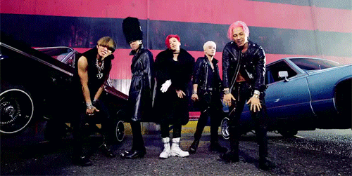 BIGBANG : 2006年 8月 19日出道,第11年
只要是韓國人都會唱的「I'm so sorry but I love you 他口激瑪!」
《謊言》這首歌也有9年了~(驚)