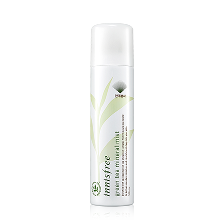綠茶保濕噴霧—innisfree / 120ml / 約台幣400元
含有氨基酸和豐富的礦物離子,以及生綠茶素,除了提供皮膚所需的水分以外,還能形成防護網,讓水分持久,不易流失。舊版的設計噴頭效果不是很好,新版的設計噴頭效果不是很好,最近新版的噴頭有良好的改善摟!