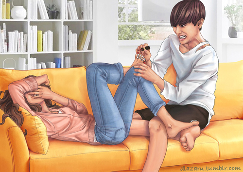 但如果男友願意幫你塗指甲油著的是超心動啊!這個對象如果是V完全大加分!
看完這系列FANART,是不是滋潤你乾枯已久的心靈呢?除了希望男友能有這樣的親暱舉動,另外希望可以和防彈少年團一樣帥呀!