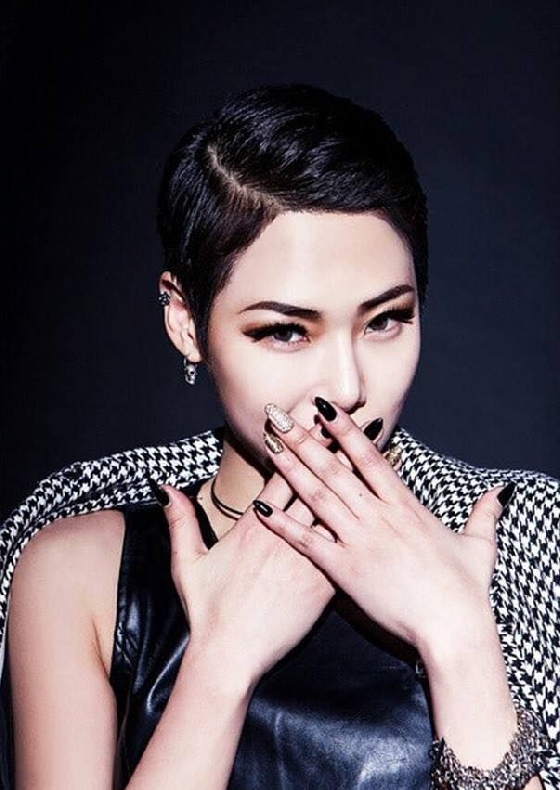 Cheetah
奪得《Unpretty Rapstar》節目最終冠軍的Cheetah,擁有與其名字相似的帥氣氣息,標誌的強烈眼線以及一頭俐落短髮,在舞台上從容霸氣的表現都讓她獲得廣大喜愛,而奪得冠軍的她也和Ailee一同合作歌曲〈誰都不知道〉。