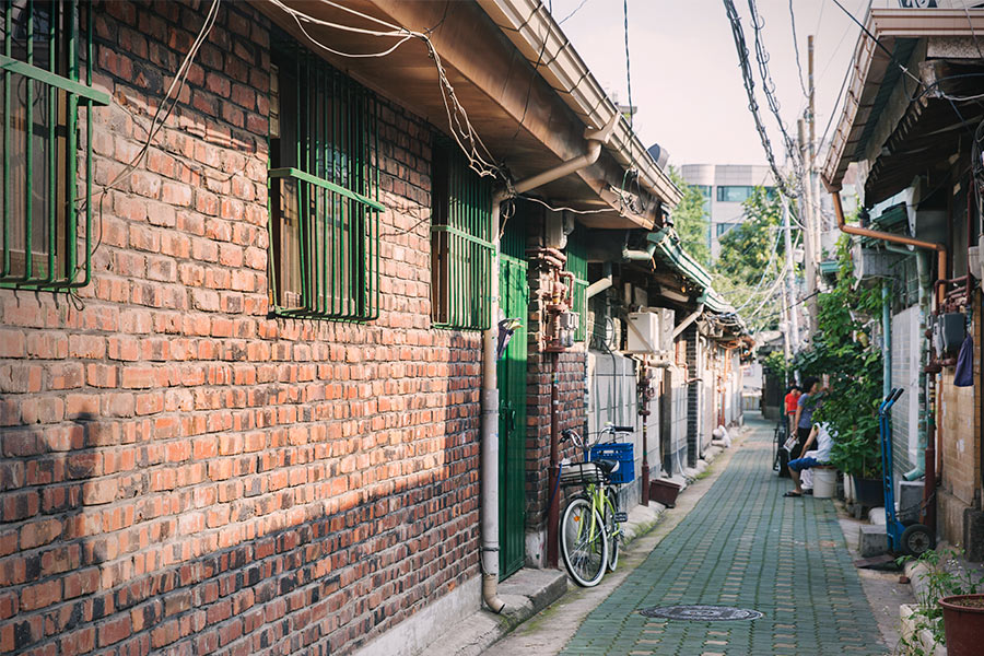 ×注意× 益善動並不是商業區,這個地方是普通的住宅區,因此到此旅行請小心注意公共禮儀,以及請勿隨便破壞環境喔!相當重視歷史&文化的這地方,需要大家一起來維護!為了想要拍照阻擋了路的動線,或是隨地亂丟垃圾等,都是不好的行為,特別是晚間時,請務必不要大聲喧嘩喔!