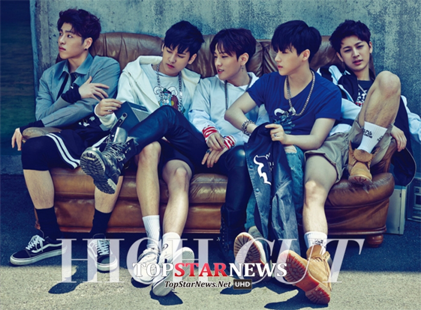 iKon
預計今年9月出道的新男團iKon,已經很多人在討論他們的外貌了呢~其中,通過第二次實境秀選拔賽《Mix & Match》合格的老么粲右(音譯),是畫面左邊數來第二個,在節目播出時就因為姣好外型被受矚目呢~