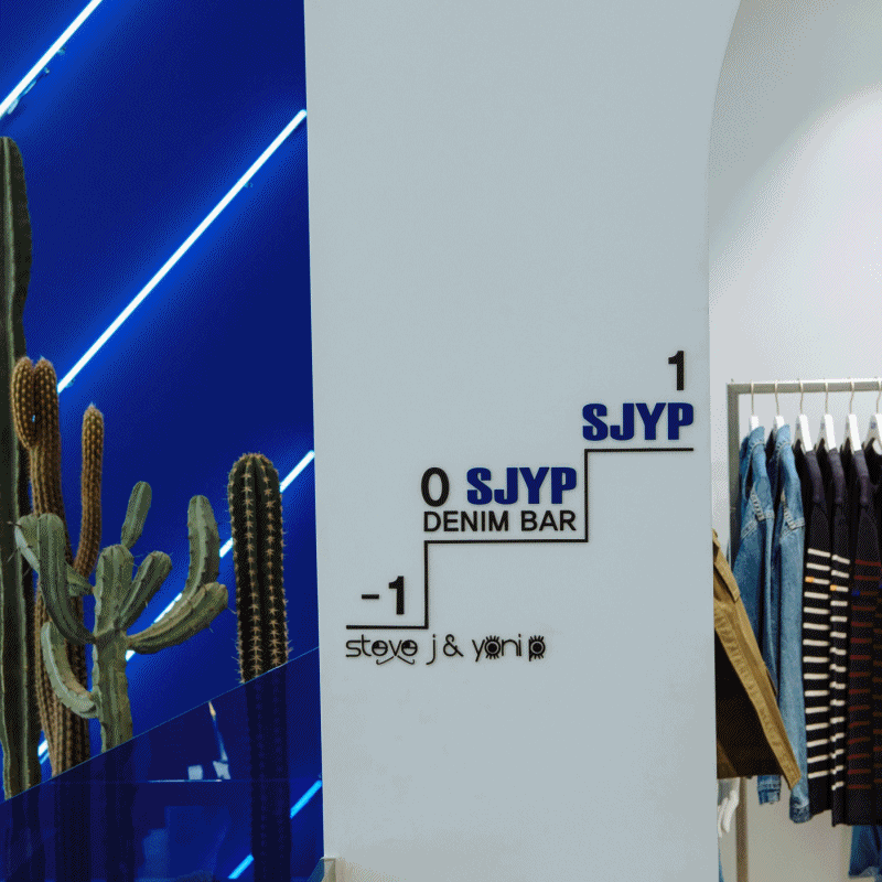 每個國家都有屬於自己的流行時尚元素,一說到韓國,大家又會想到什麼呢?隨著韓劇和韓國偶像這幾年在全球大紫大紅,韓國的時尚文化也成為了許多人學習的對象。上面的兩大韓國自創潮牌不僅在韓國本土大受觀迎,甚至在整個亞洲圈都形成了一股潮流呢!