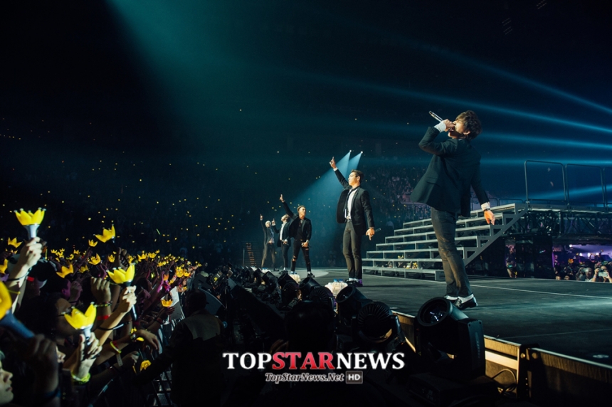 目前BIGBANG演唱會開到南美洲去,南美只在墨西哥開唱,但南美據說是KPOP另外一個大本營!當然票更難買、一開賣就旋即賣光光!當然當地的知名的藝人一定會用盡關係...欸~我是說想辦法接觸到BIGBANG本人啦~