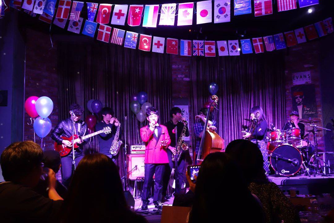 在<庚錄節>這一天,Crying Nut,No brain,Harry Big Button,Galaxy Express,Sultan Of The Disco等韓國代表性的龐克樂隊都會聚集在這裡。