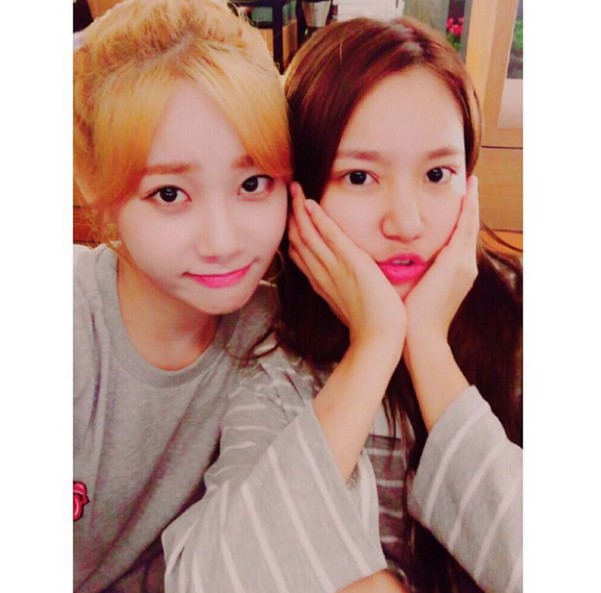 1.AOA酉奈、Berry Good徐律
女團Berry Good可能大家還不熟悉,其中的成員徐律有個美麗性感的姐姐~就是AOA的酉奈!姊妹倆都擁有迷人的大眼呢(*゚∀゚*)