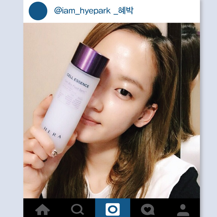 她的Instagram除了上傳如何維持模特兒身材的密絕以外,也會常常上傳素顏照以及分享如何保養皮膚的密絕,也會與自己用的商品自拍並且上傳到社群網站告訴粉絲自己用的是什麼. 讓人有想要買了試試看的衝動