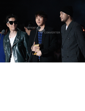 20位男評審包含了EPIK HIGH Tablo, Mithra Jin, DJ Tukutz, LeeSSang Gary, Gil, San E, Primary, Dynamic Duo Choiza, Gaeko, Verbal Jint等知名音樂人,每人有2票可投