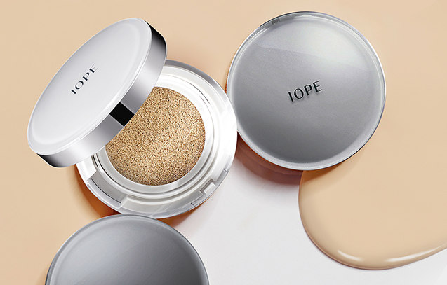 TOP 10:IOPE
韓國第一個COS的醫療品牌,以高濃縮植物萃取成份和尖端科技為本,IOPE主要集中在28、9歲以上,需要增強皮膚彈性、保持水分和新陳代謝的成熟魅力女性。明星產品就是《星你》裡全智賢女神用的氣墊粉底了。