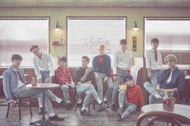 沒錯!就是大勢偶像「EXO」!
11 月 4 日在日本發行出道單曲的他們,11 月 6 日~8日馬上就在東京巨蛋舉辦《EXO PLANET #2 – The EXO’luXion – in Tokyo DOME》演唱會,成為第一個(在日本)出道三天,便唱進東蛋韓國團體。