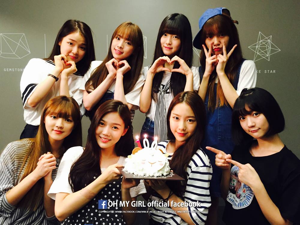 ★ WM 娛樂 :: Oh My Girl ★
Oh My Girl 是 WM 娛樂在今年所推出的 8 人女團,是 B1A4 的師妹,也因為突出外貌和堅強的歌唱實力,讓大家對這個團體更加認識。
