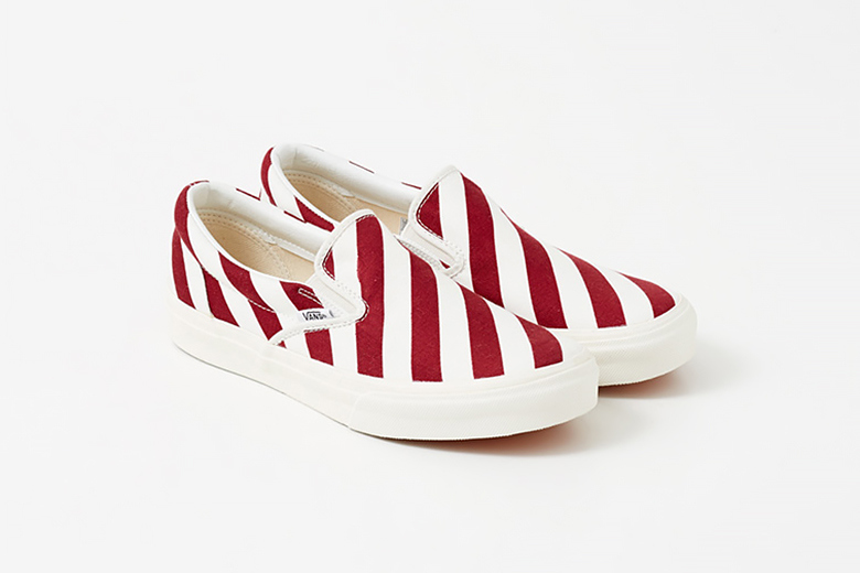 Freemans Sporting Club x Vans
比起繁雜的圖案,我個人比較喜歡幾何的設計。Freemans Sporting Club紅白線條的斜線設計,簡約又好看,鞋跟的部分還藏有縮寫 “FSC” 的標籤設計!