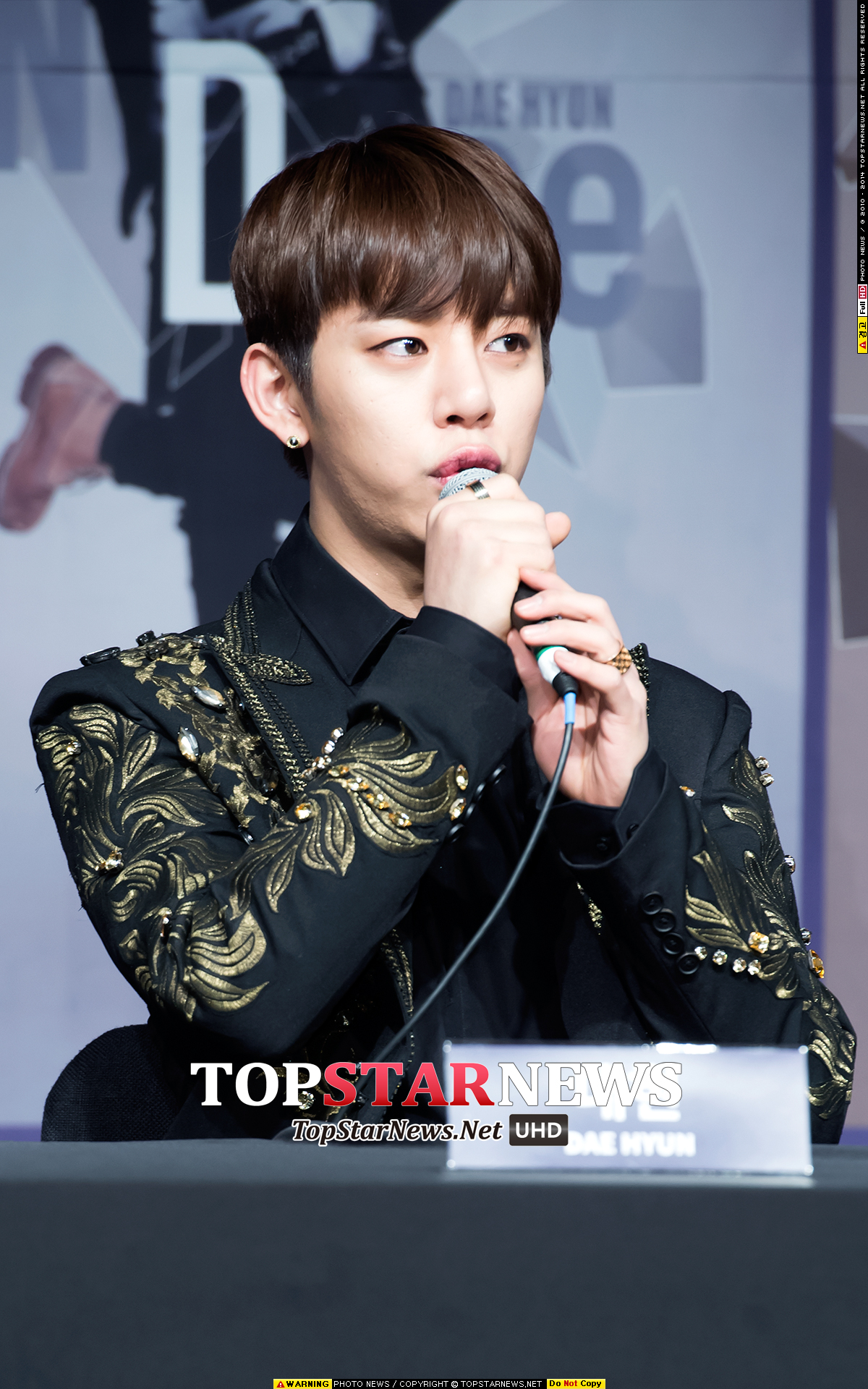 ♥ B.A.P 大賢(대현)
「鄭大賢的高音真的很有穿透力!不愧是 B.A.P 的主唱!」、「隨著舞台經驗漸漸變多後,大賢的 Live 真的很穩、表現非常亮眼。」