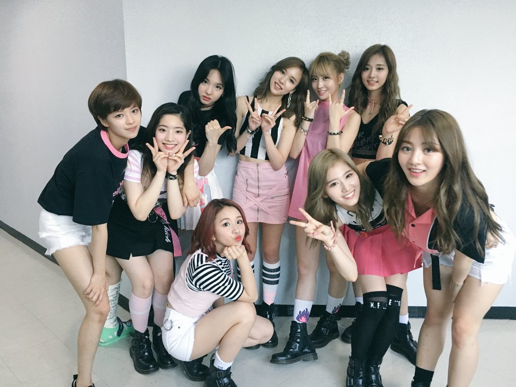 雖然TWICE結束了〈Cheer Up〉的打歌行程,但粉絲們還是可以透過許多綜藝節目看見她們的身影,大家也別忘了去看這集的《Happy Together3》呦~~