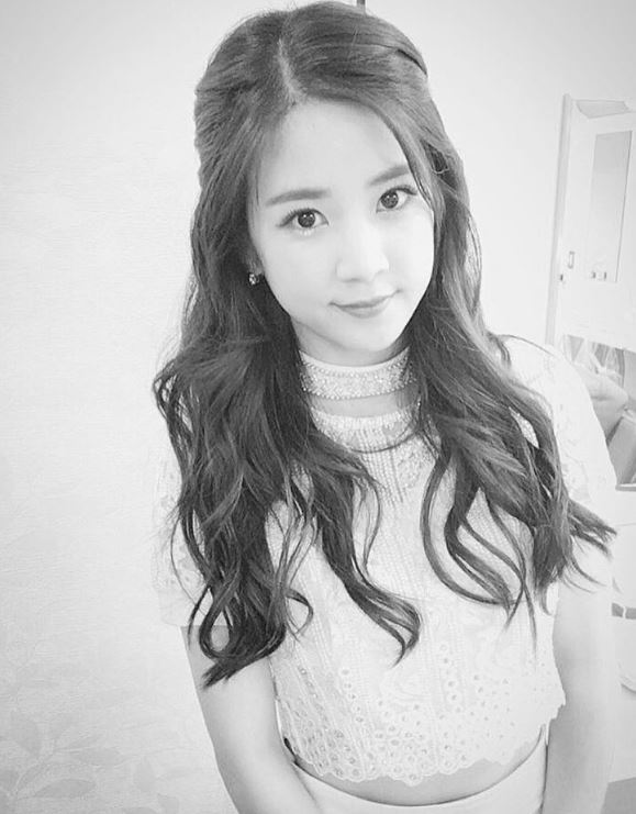 事情要從Apink美麗的隊長初瓏的 instagram 上說起~7月30日、31日在日本福岡舉辦了2016「MBC Korean Music Wave」演唱會