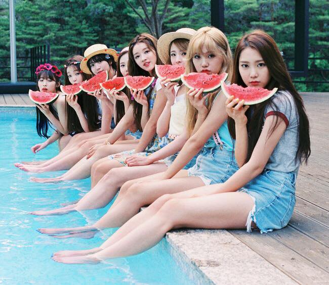 OH MY GIRL-Miracle
就像字面上來看,就是「奇蹟」的意思~指女孩們能和粉絲相遇是最大的奇蹟,這次夏日回歸雖然只是翻唱,但成績一次比一次好,也絕對可以稱得上是OMG和粉絲們一同創造的奇蹟啊!