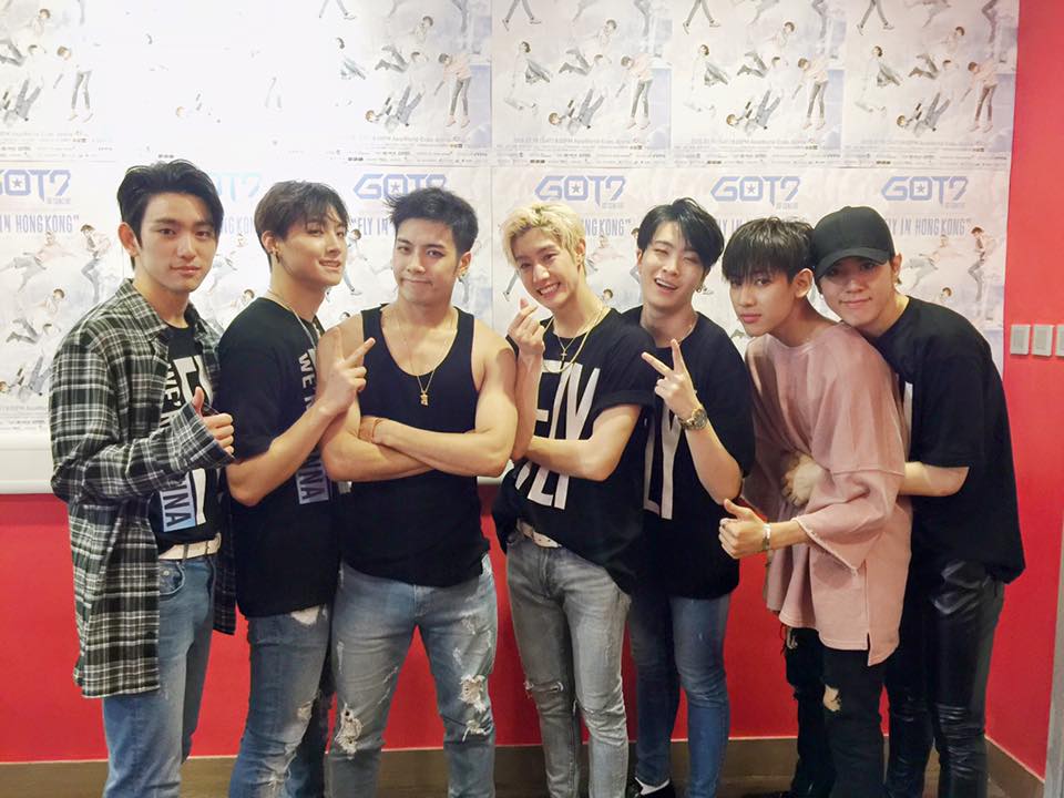 TOP 5 :: GOT7
演唱會時間:8 月 20 日~21日
原價:9 萬 9 千元/張(台幣約 3040 元)
黃牛票最高票價:40 萬 / 張(台幣約 12500 元)