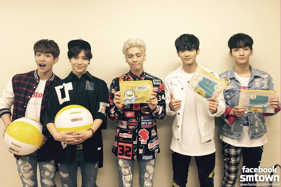 TOP 2 :: SHINee
演唱會時間:9 月 2 日~4日
原價:11 萬/張(台幣約 3440 元)
黃牛票最高票價:130 萬 / 張(台幣約 40650 元)