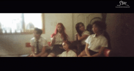 #05. f(x) - 'Pink Tape' Art Film
這樣的預告片根本就是一部電影...
100分的氣氛 + 100分的背景音樂 = 100000*