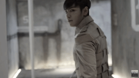 #17. BIGBANG - MONSTER
打開預告的瞬間就馬上被如旁白般的rap深深吸引..最後部分...無伴奏 + TOP的眼神 = ♥♥♥♥
