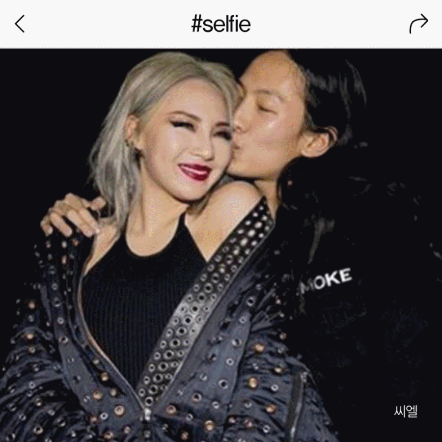 去各類慶典或是Club的話,擺出充滿活力的姿勢,毫不保留地表現出心裡的快樂和興奮吧!!!沒有什麼比洋溢幸福感的照片更美~和這些明星一樣,和一群朋友一起拍照的話,會留下更難忘的幸福瞬間的~~~❤