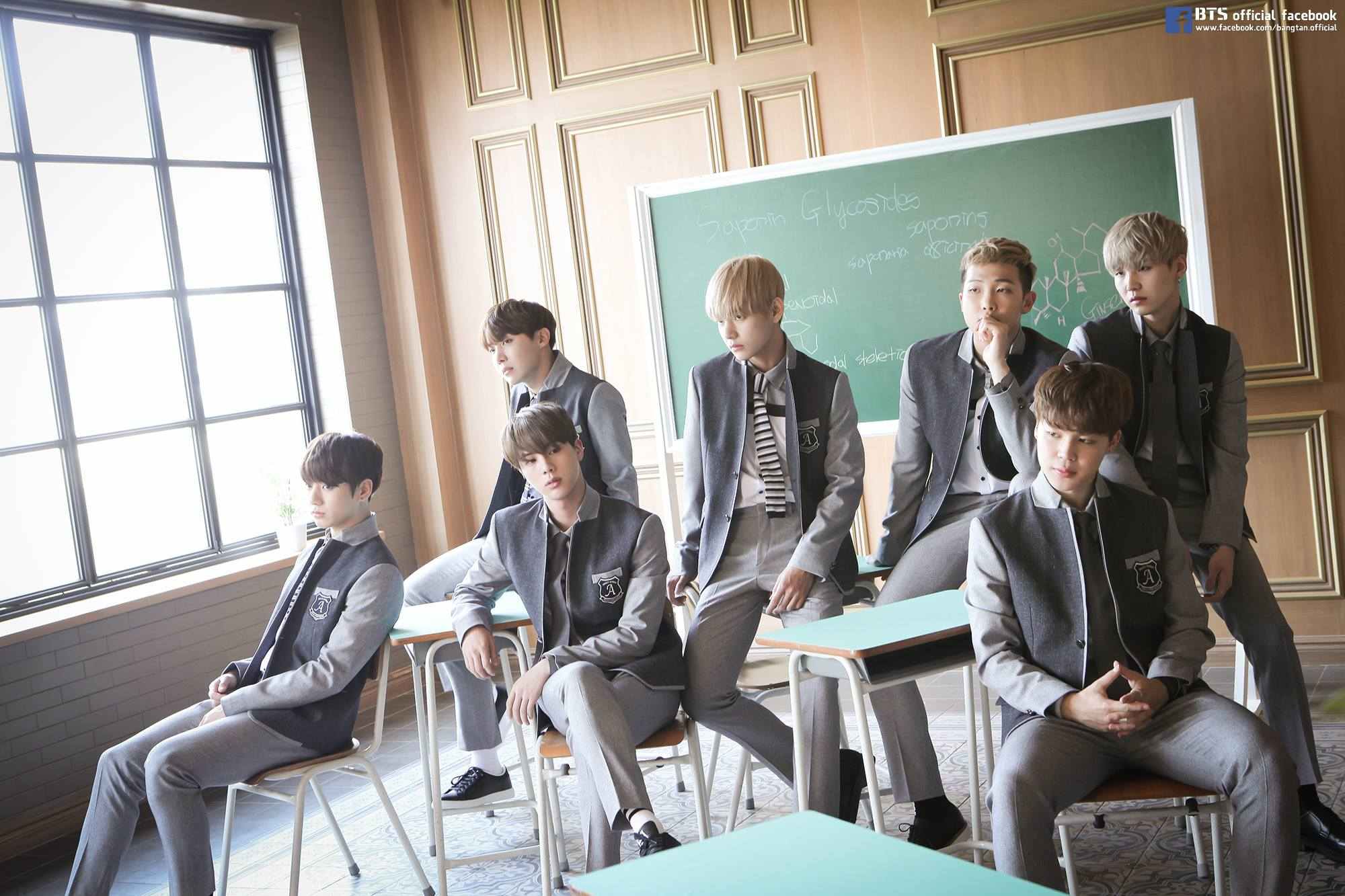 而第二名則是獨立扛下Bighit 經紀公司所有銷售,讓Big hit 絕處逢生的防彈少年團!
憑著《花樣年華》系列紅翻韓國海內外,今年上半年Big hit的市佔率為12.79%,共售出545,605張專輯