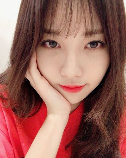 終於懂了藝人為什麼不隨便換造型了,因為希澈一剪了頭髮就讓人無法專注他說了什麼,只會看他的臉,Yura也是一換造型立刻多了種成熟性感>///<的感覺啊!