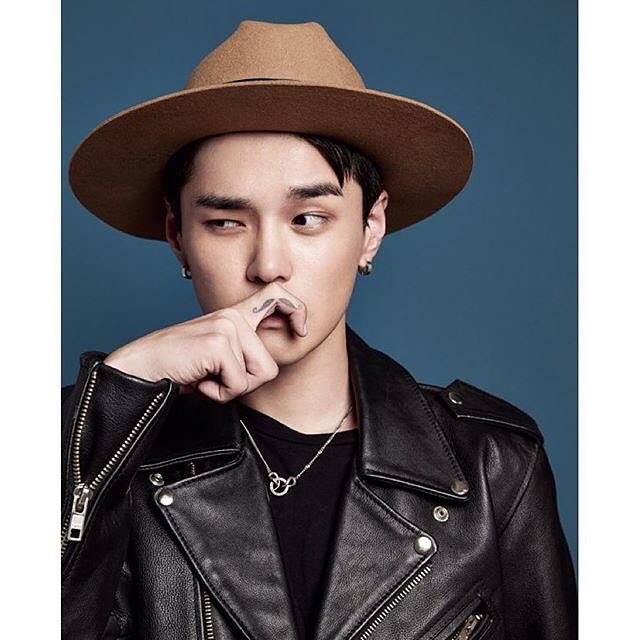 歌手dean发表感言时,台下粉丝竟然无理大吼「xx」!