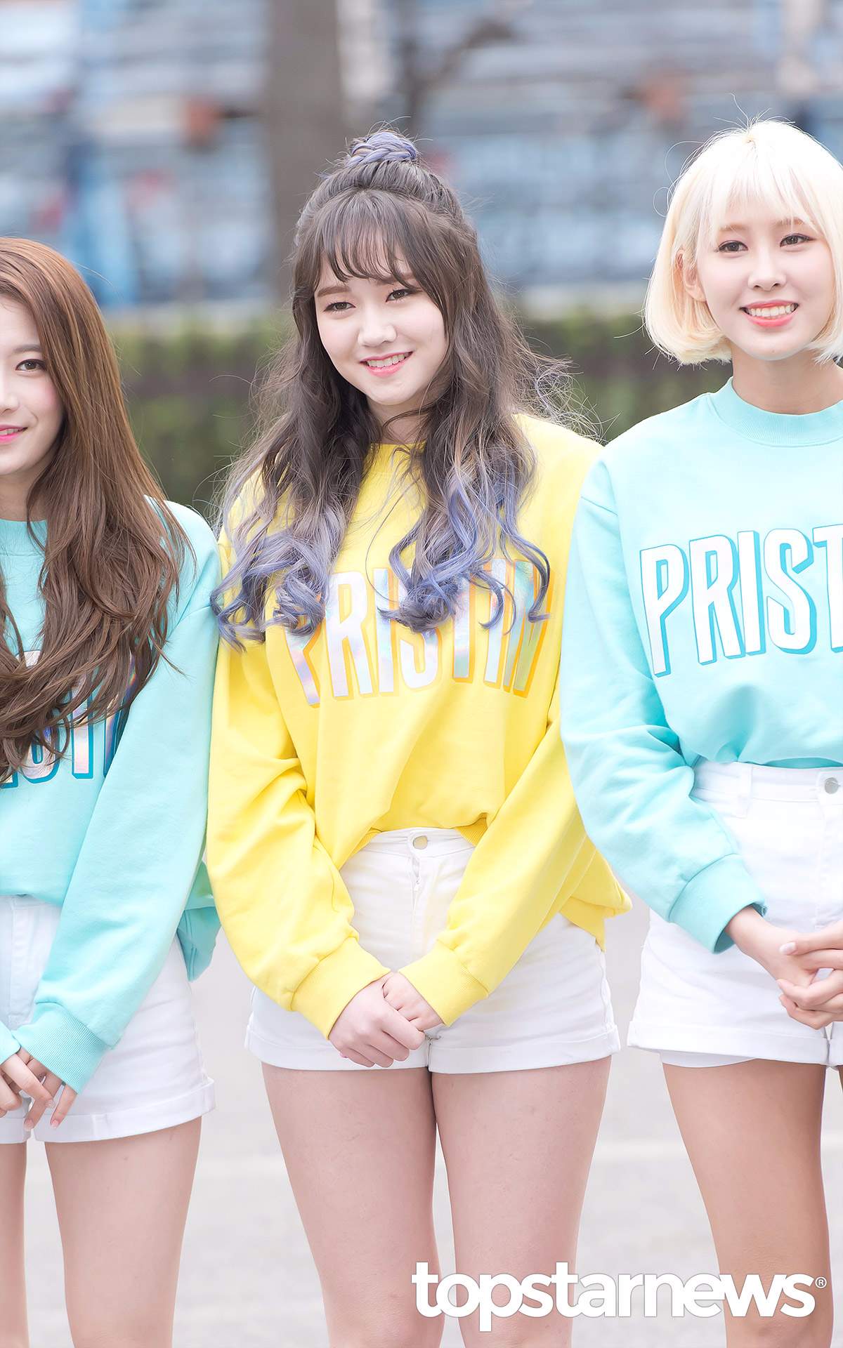 半丸子半丸子头从去年开始就非常流行, pristin的忙内kyla绑完半