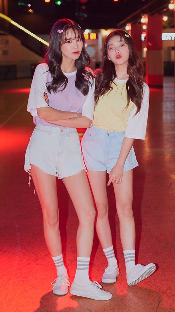 和好姐妹一起吸睛就靠它们啦!韩妞示范最时尚闺蜜look