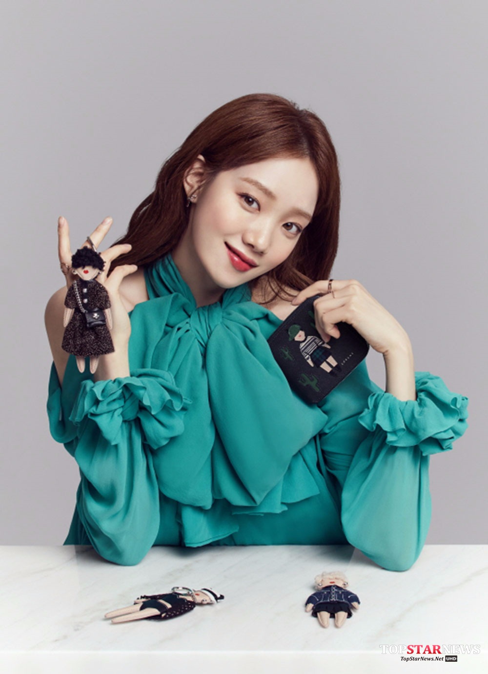 李圣经韩服让人傻眼 简直逆天美翻!