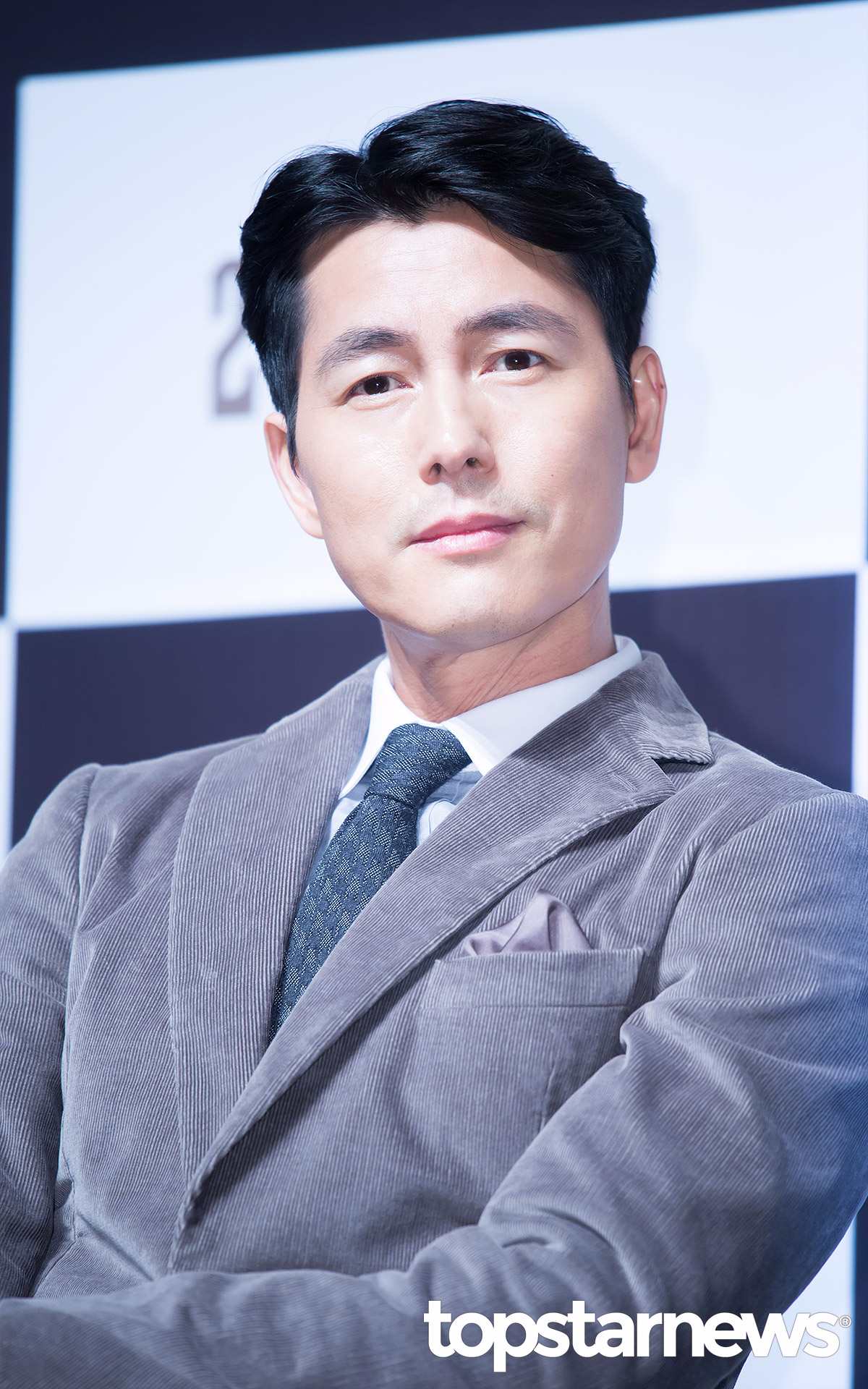 但郑雨盛比起说是「不婚主义」,应该说是苦无结婚对象吧郑雨盛多次