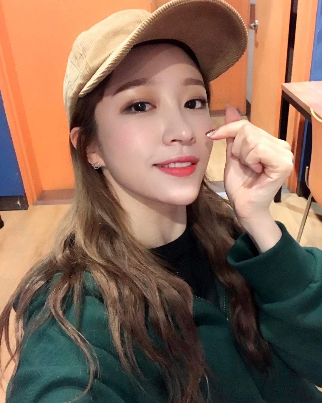 hani可以说是女偶像少数能够man到连粉丝都认证的啦~~ 豪迈的性也是