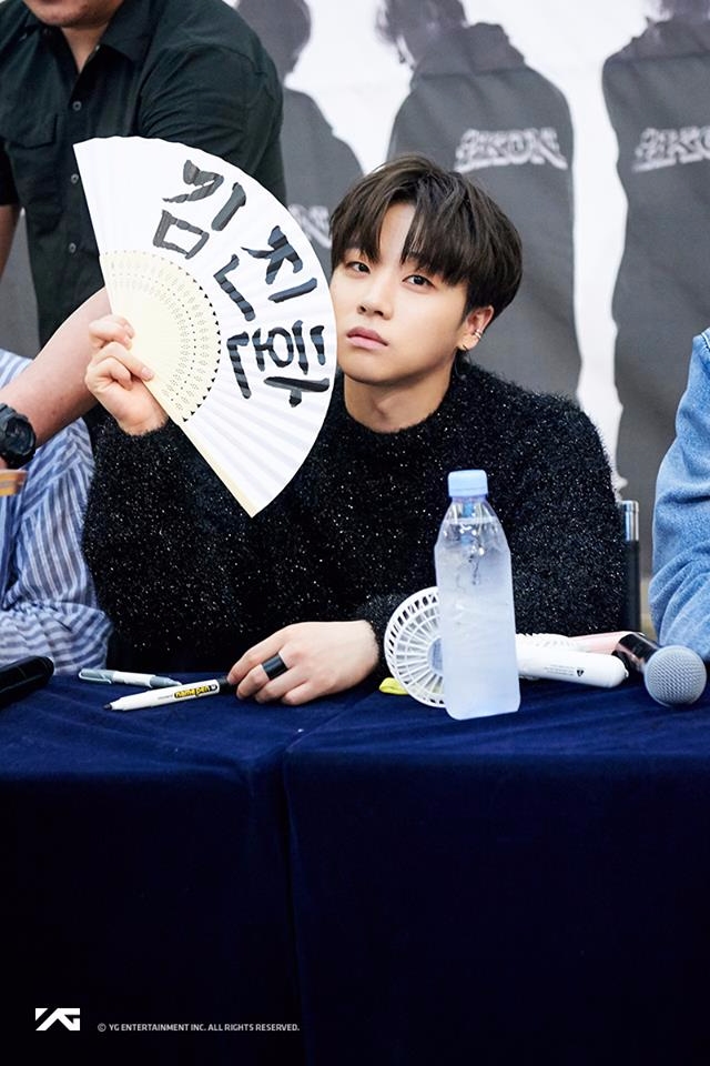 ikon 金振焕公认ikon 中最短身担当身高据说也是167左右