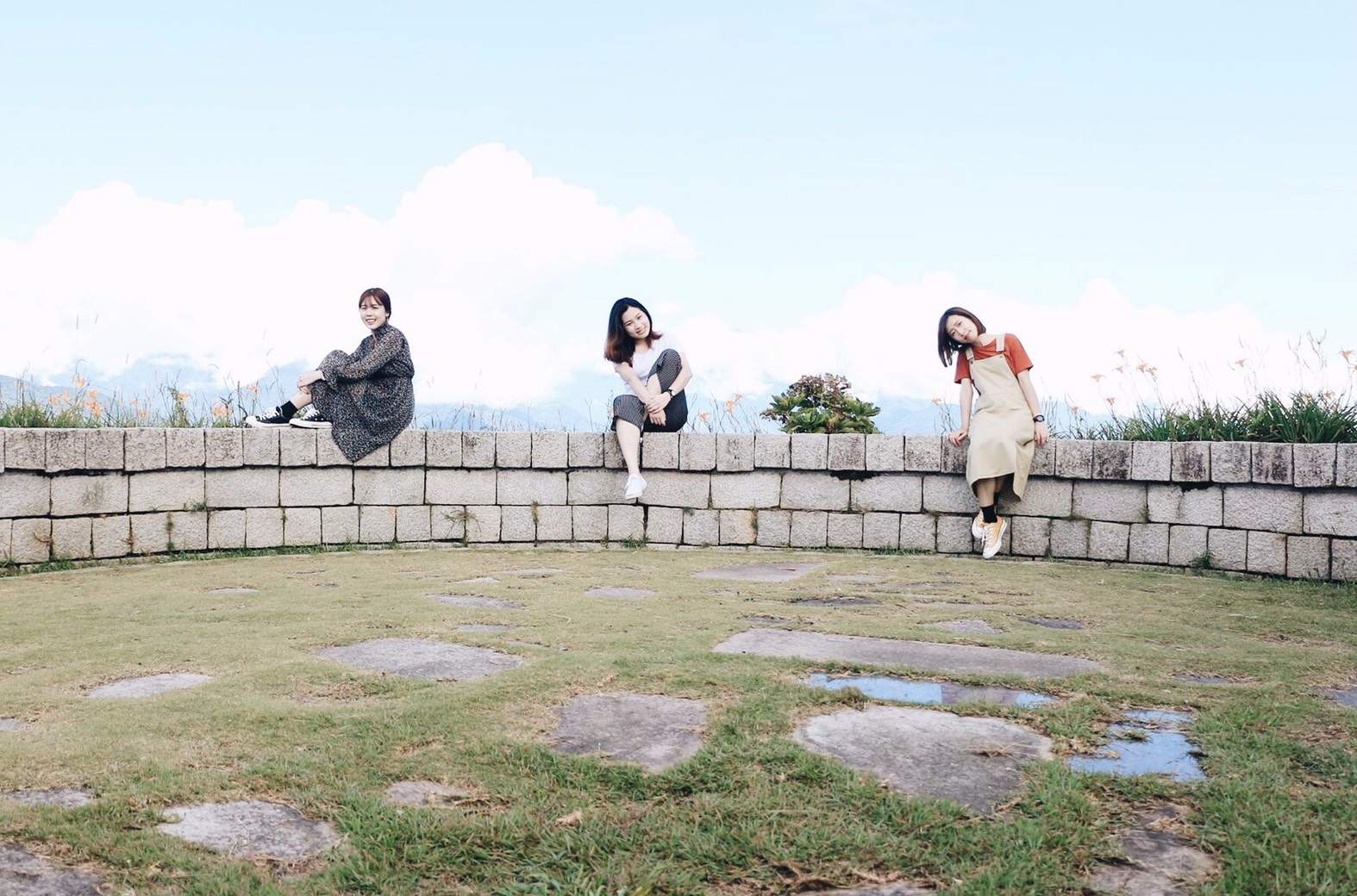 和闺蜜一起旅行时必拍的15种pose!