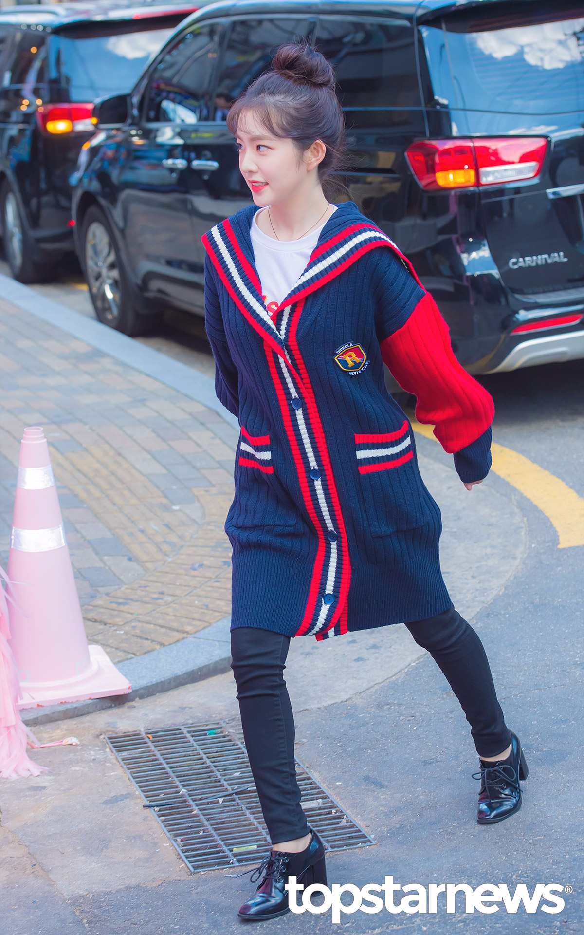 只看irene的脸的话会觉得她长得蛮高的,但其实irene的身高只有157哦xd