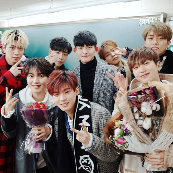 女偶像亲弟弟「颜值超威」…和男偶像合照 帅度完全不输艺人