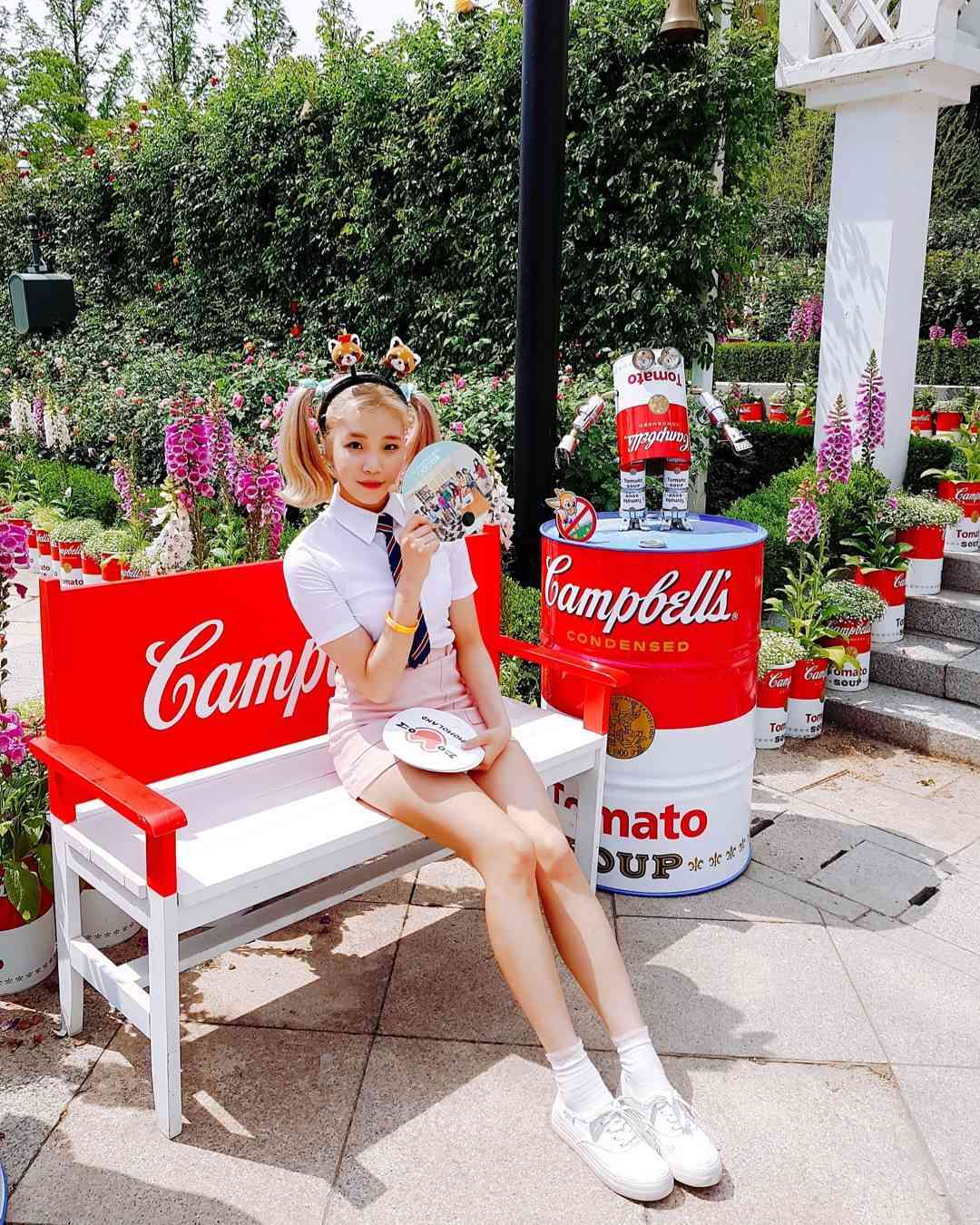 都只注意到jooe活泼的一面,但其实jooe的身材也非常好身高也有165公分