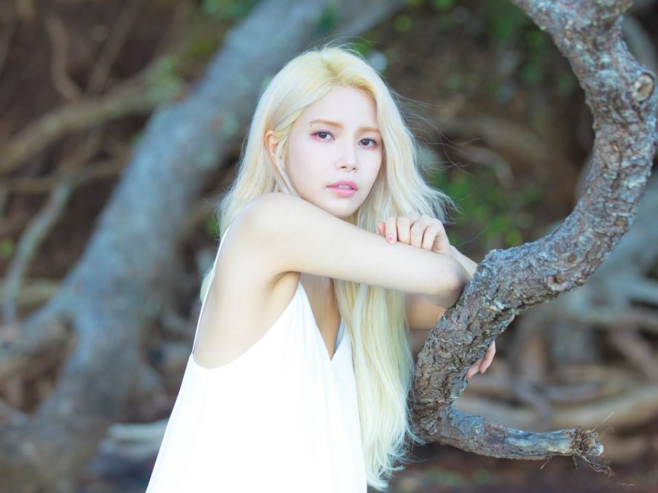 mamamoo 颂乐新造型被粉丝恶搞 上班路上拿到的「照片」让一旁成员笑