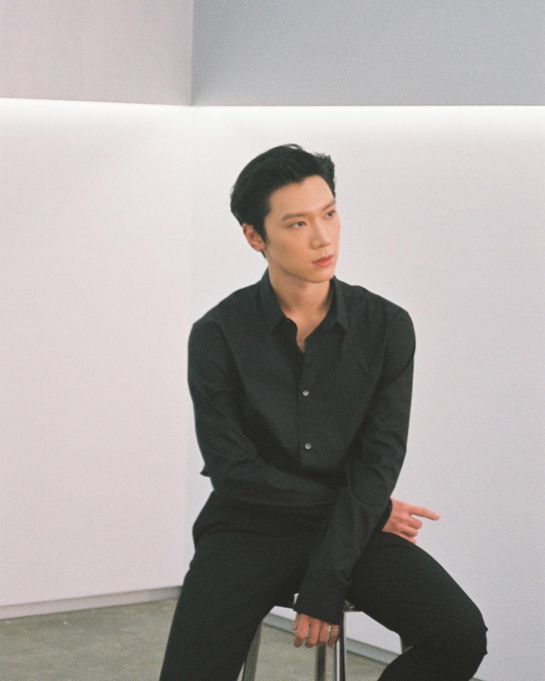 还有另一位就是nct的成员ten,两人在4月时,需要回泰国决定他们是否