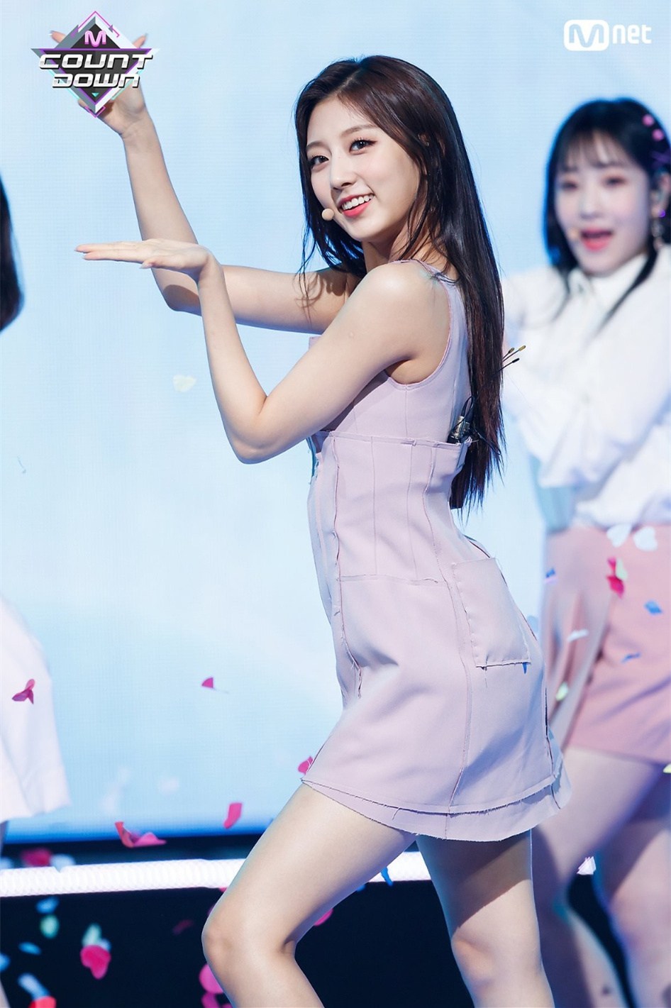 简直是半成品打歌服让人心疼啊