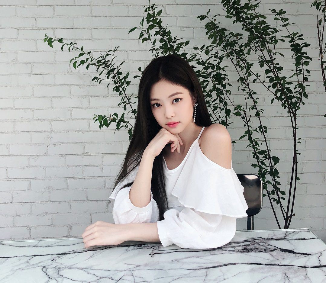 jennie - 金珍妮不只具备优秀的外语能力,还有著混血儿般的外貌