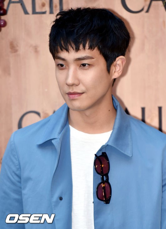 预计於2019年7月23日退伍,在去年曾被误传有自残行为,事实上则是李准