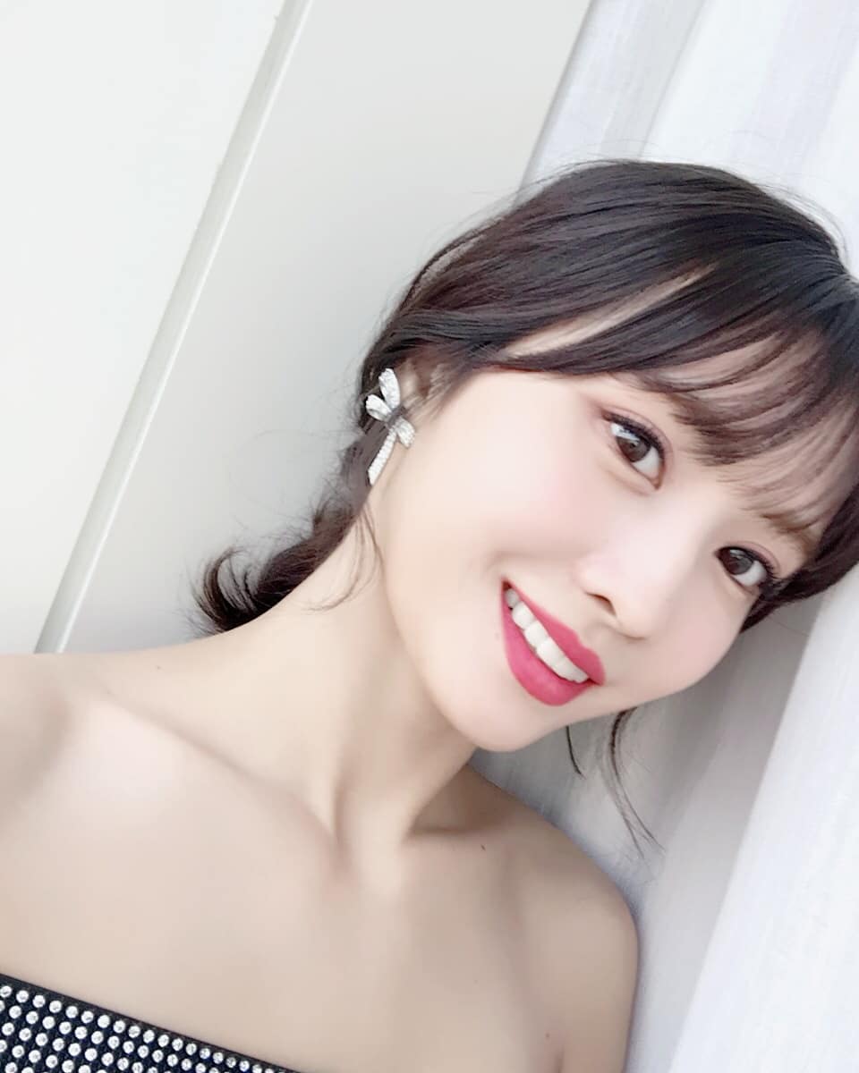 而twice里最会跳舞的成员就不用说啦～就是momo!